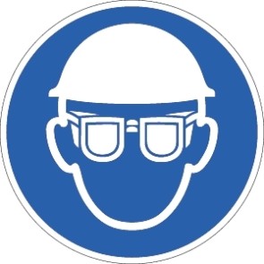 Helm und Sichtschutz tragen